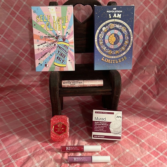 🎈SALE🎈🎀#21.MAKEUP BUNDLE🎀 - Picture 1 of 12